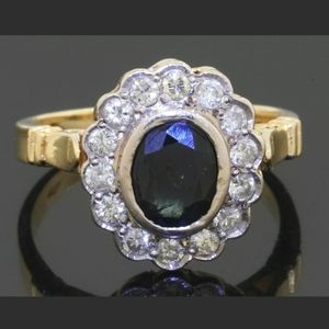 Vintage heavy 18K gold 2.2CTW diamond/7.5 X 6mm Oval Blue sapphire cocktail ring